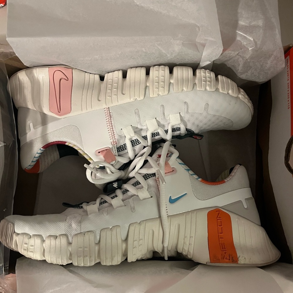 Nike White Sneakers Modern Chunky Sole
